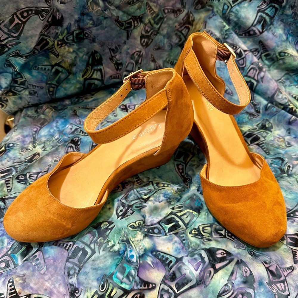 Camel Luoika Wide Wedges